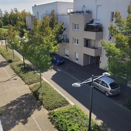 Agreable Appartement Avec Balcon Chartres Exterior foto